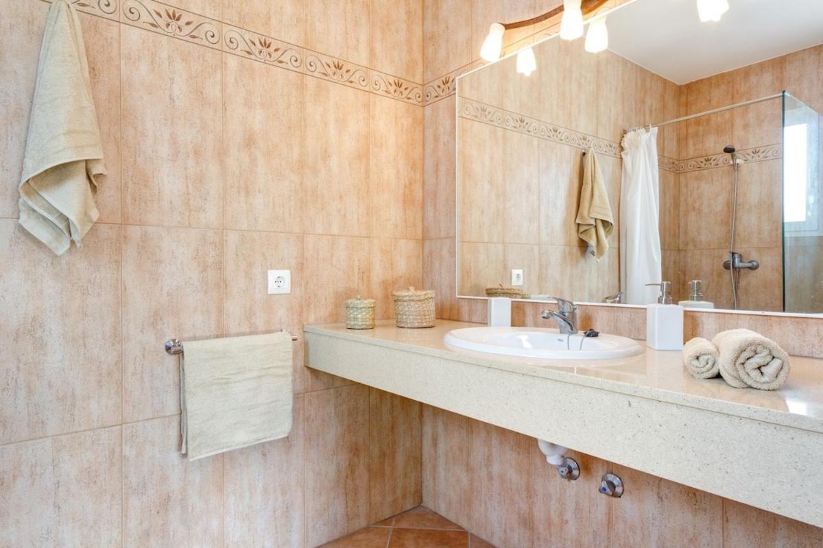 Villa S'Aladern Cala' en Bosch Bagian luar foto